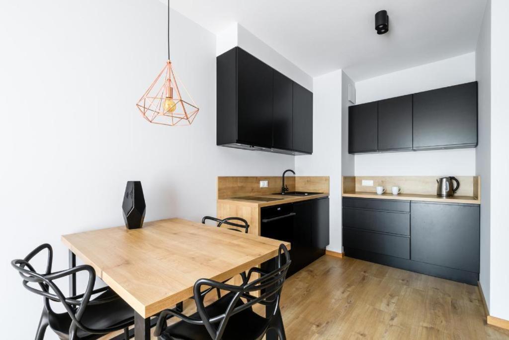Grzybowska Residence Inter-Apartments ワルシャワ エクステリア 写真