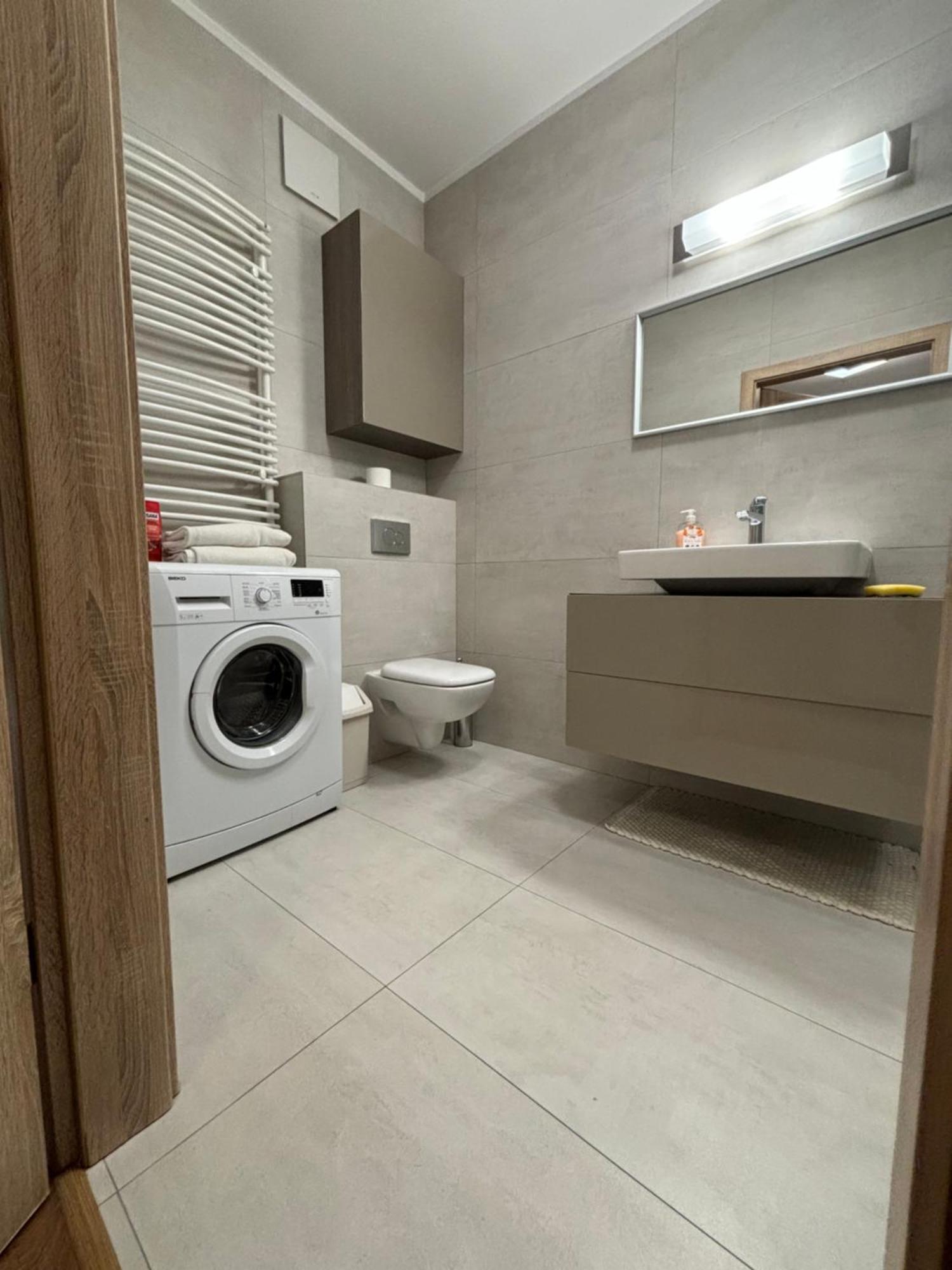 Grzybowska Residence Inter-Apartments ワルシャワ エクステリア 写真